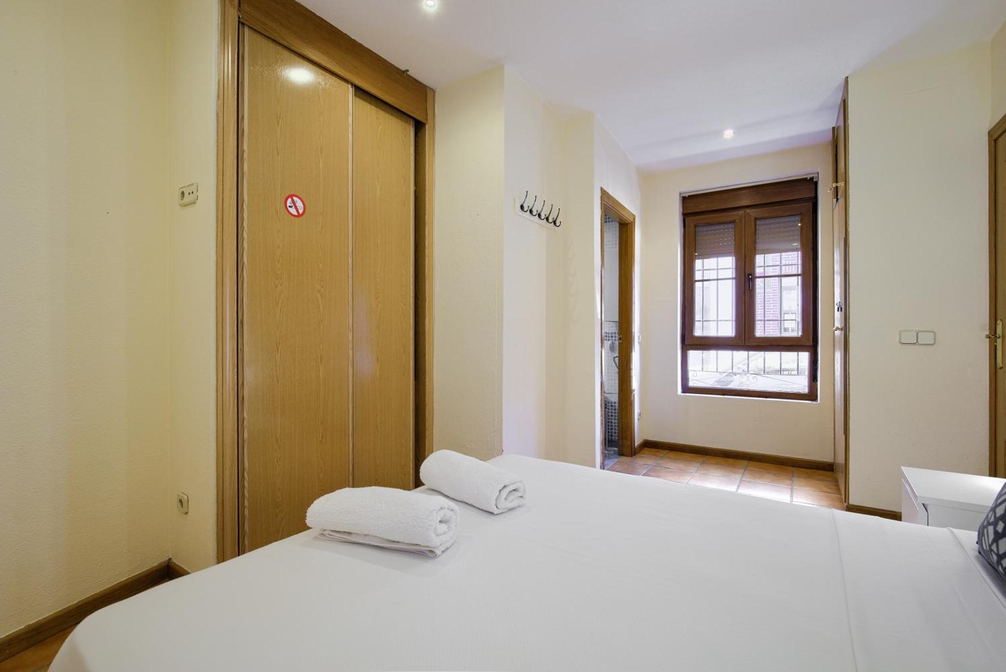 Casona 44 - Apartamento Para 2 Con Wifi, Ac Y Patio Exterior Alcalá de Henares Exterior foto